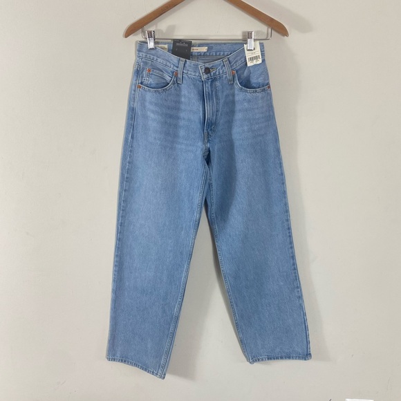 NEW Levi’s Dad Jean in This and That Light Wash - 25x30 - Picture 8 of 16